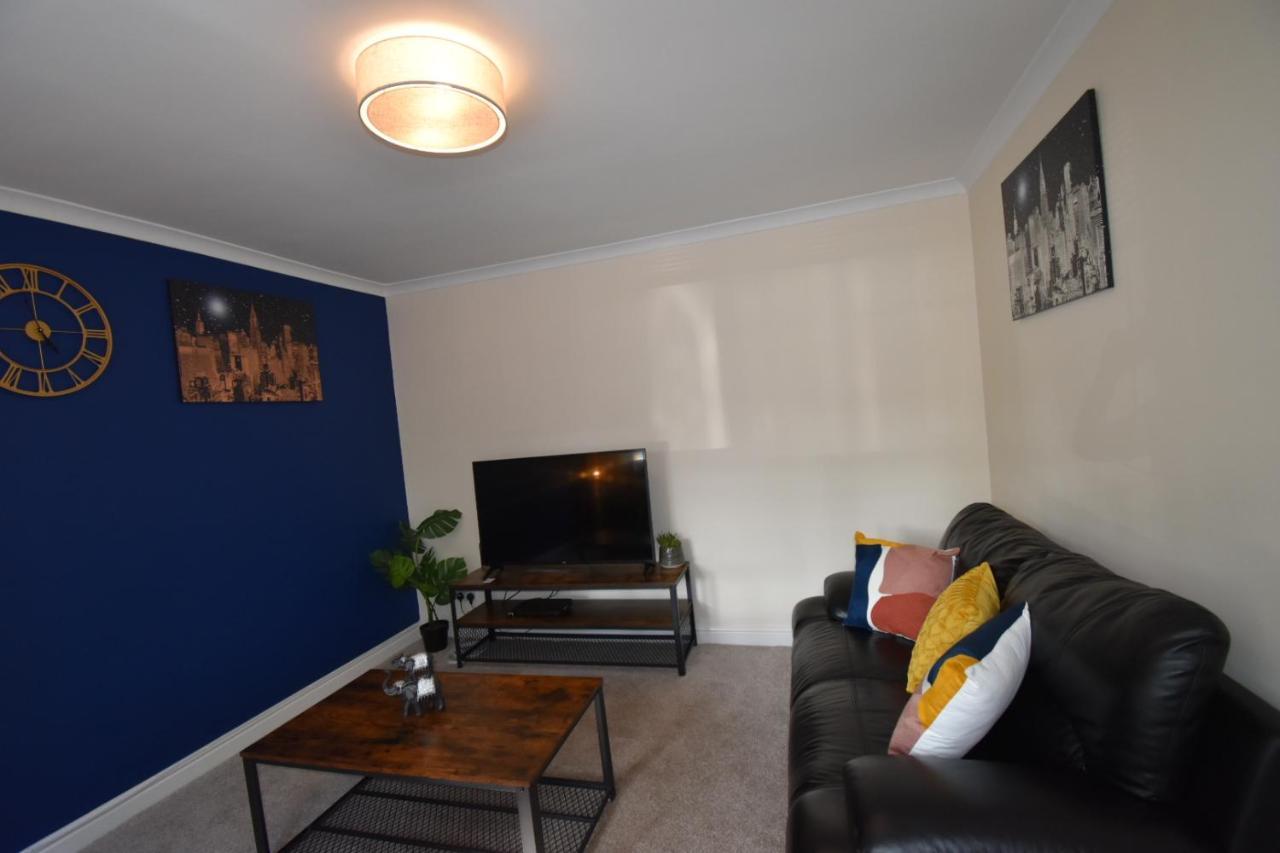 3 Bed House With Homely Comforts Close To Amenities, Food Places And Supermarkets Sheffield Bagian luar foto